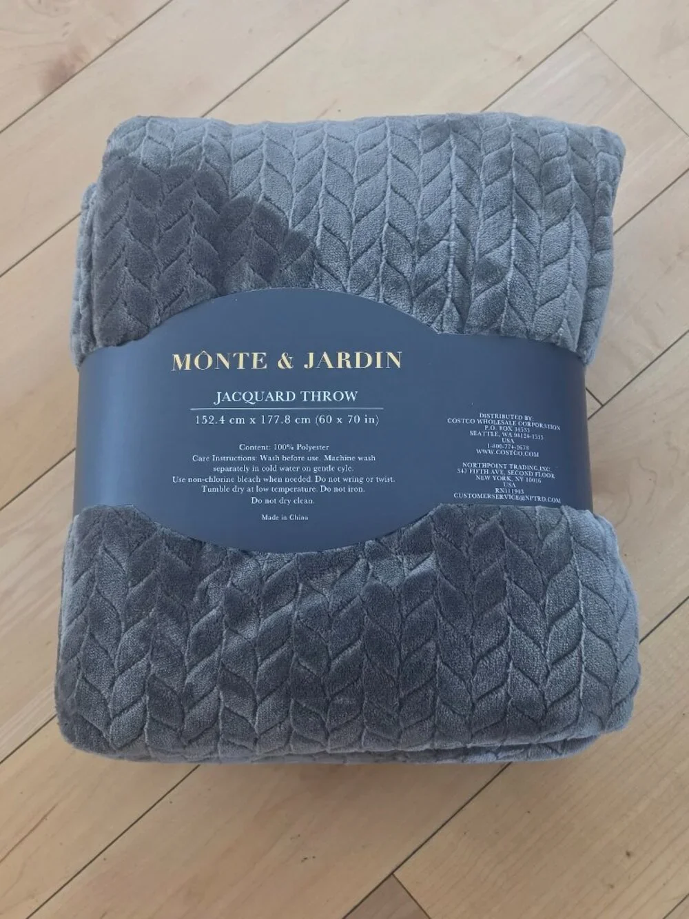 Monte & Jardin Luxury Collection Ultra Plush Throw Tropical Leaf 60 x 70 Gray